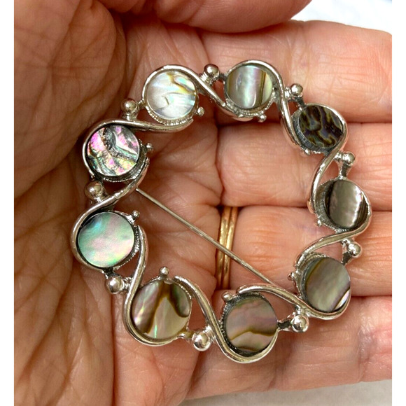 Abalone Shell Circle Pin Brooch Silver Tone Estate Jewelry - Picture 1 of 4
